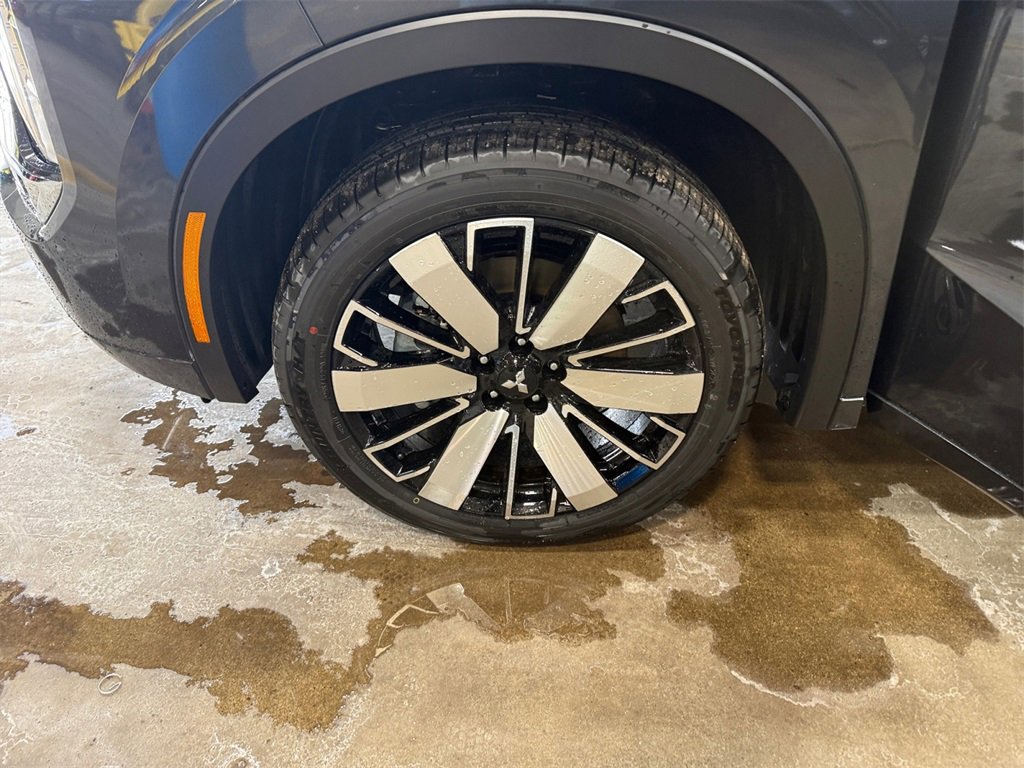 New 2025 Mitsubishi Outlander SEL image 38