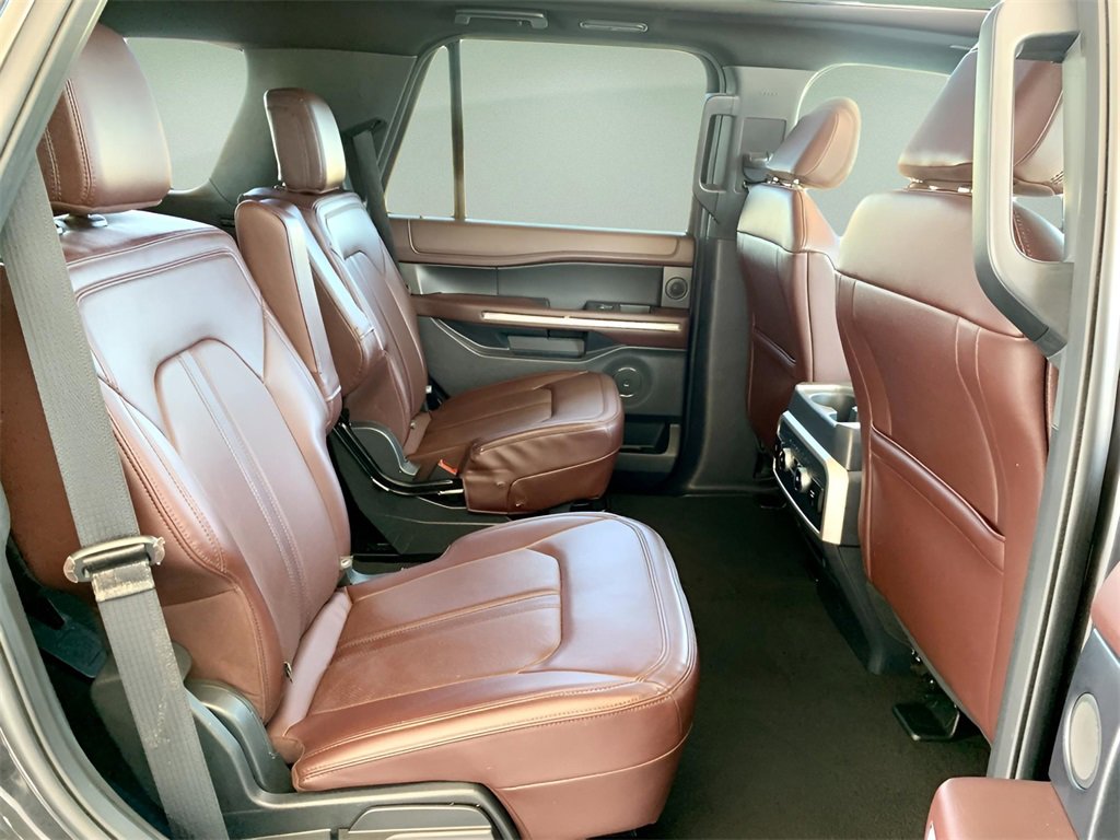 Used 2024 Ford Expedition Limited image 30