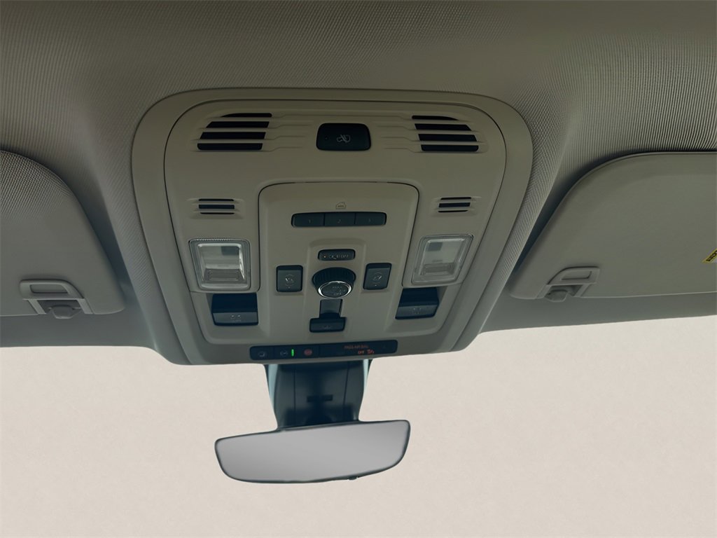 Used 2021 GMC Yukon XL Denali w/ Denali Premium Package image 32