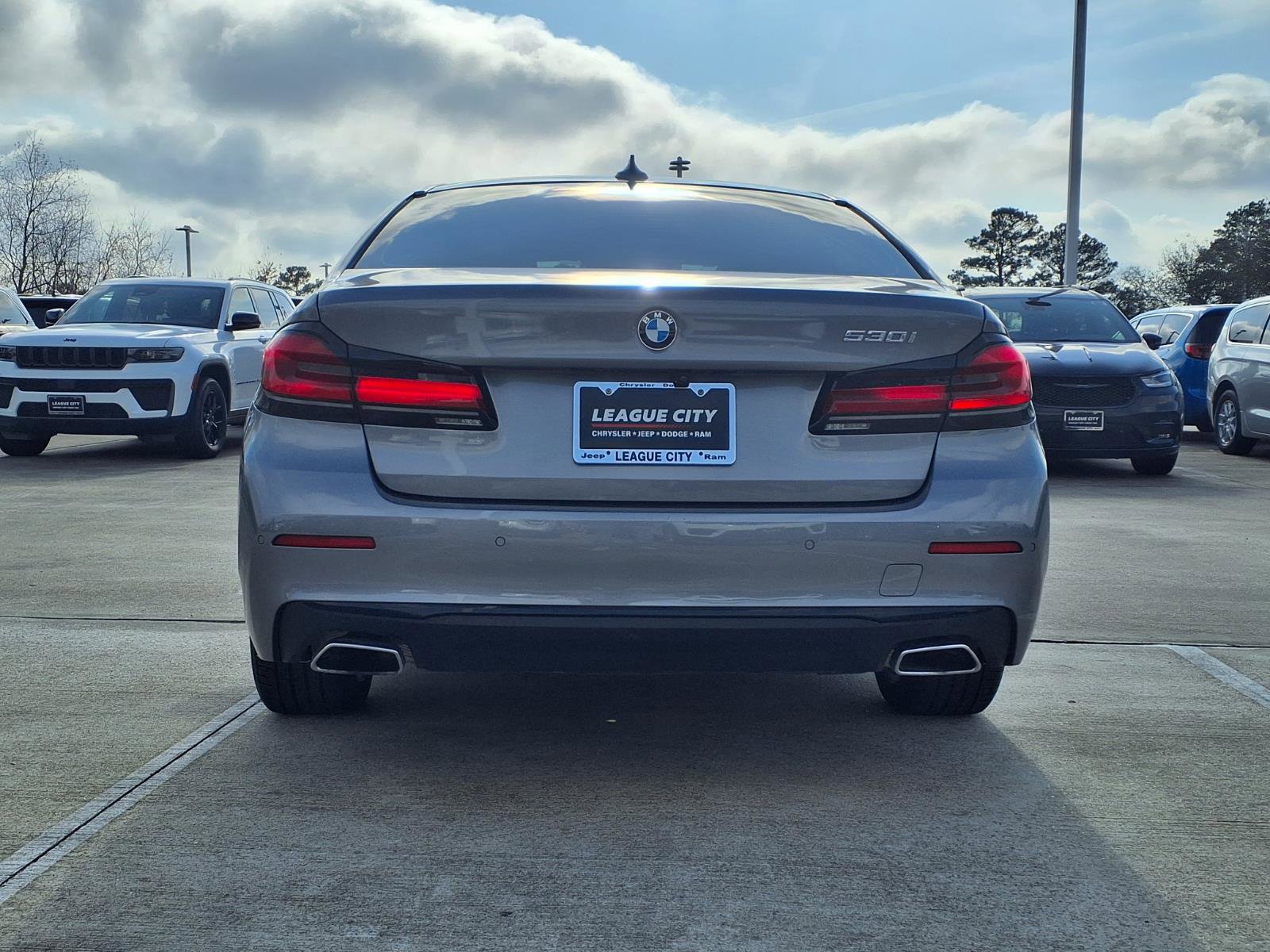 Used 2023 BMW 530i w/ Convenience Package image 6