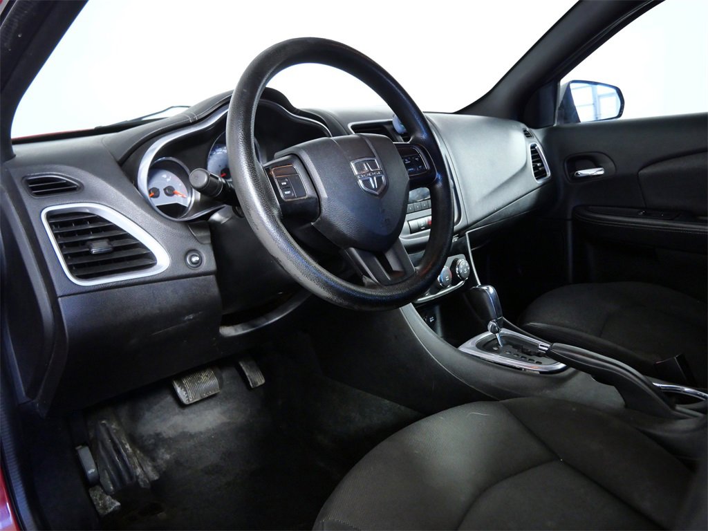 Used 2013 Dodge Avenger SE image 16