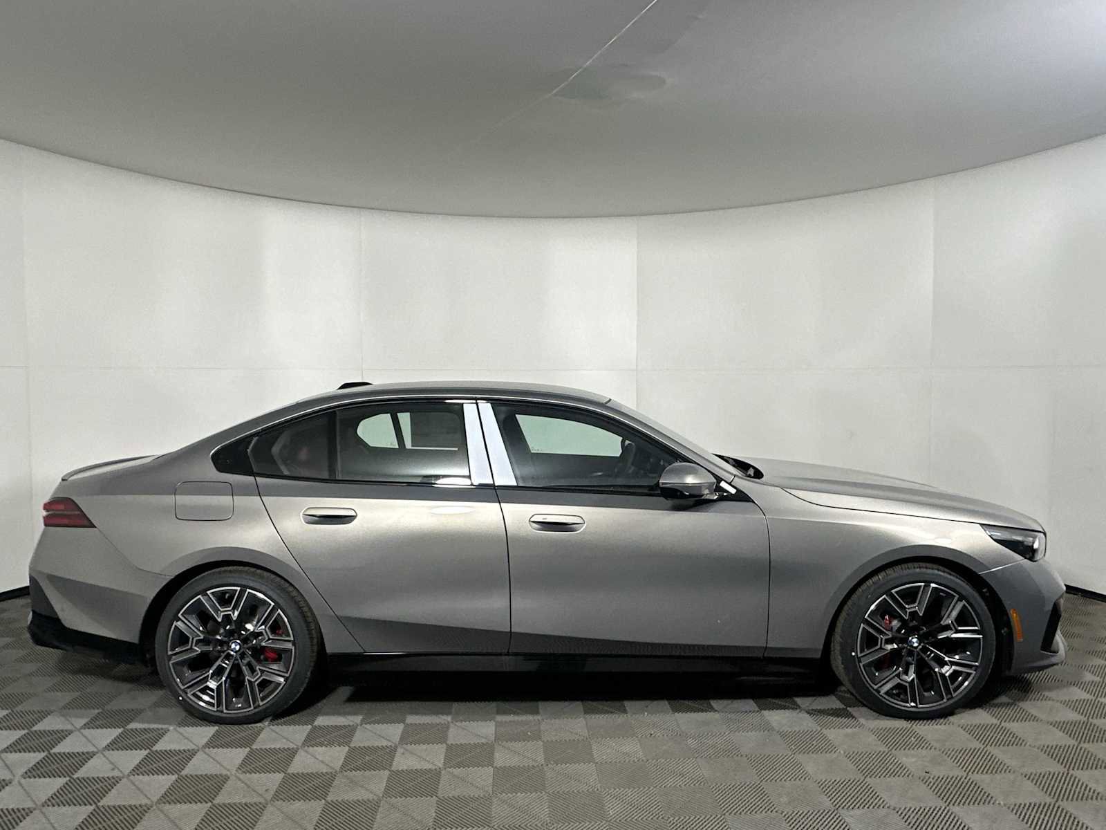 New 2026 BMW i5 eDrive40 w/ M Sport Package image 8