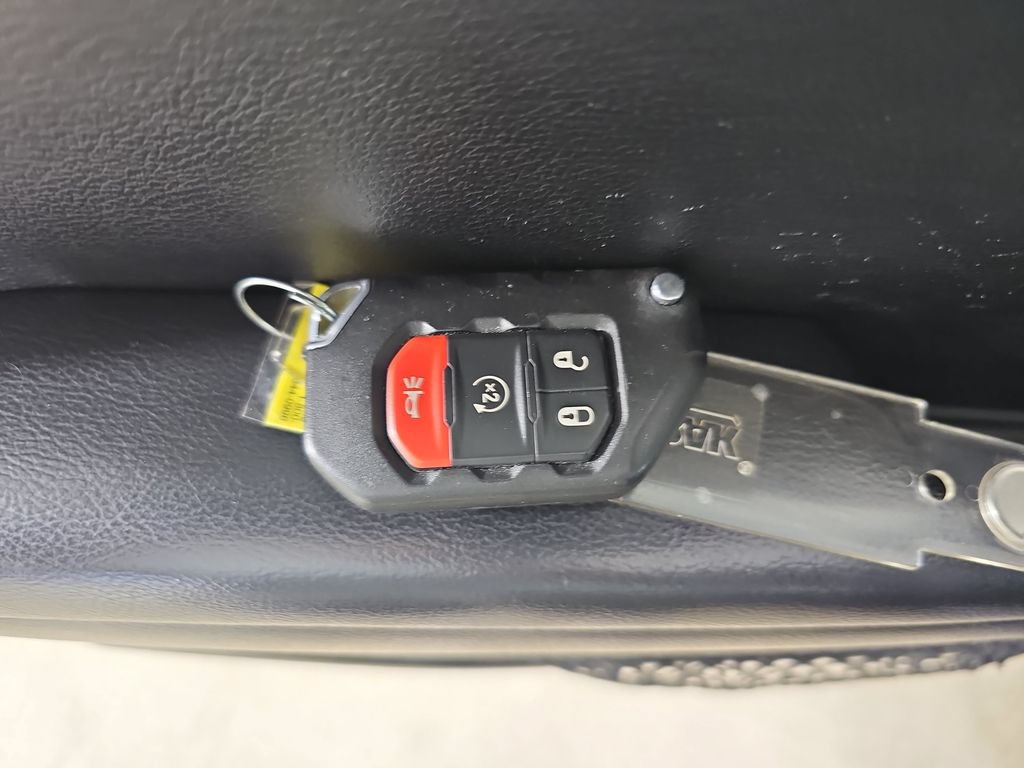 Used 2018 Jeep Wrangler Unlimited Sport S AWD/4WD image 39