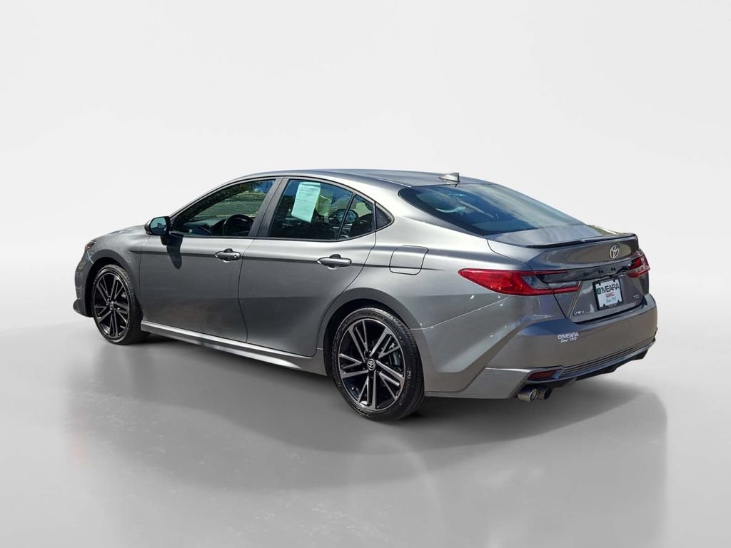 Used 2025 Toyota Camry XSE FWD image 3