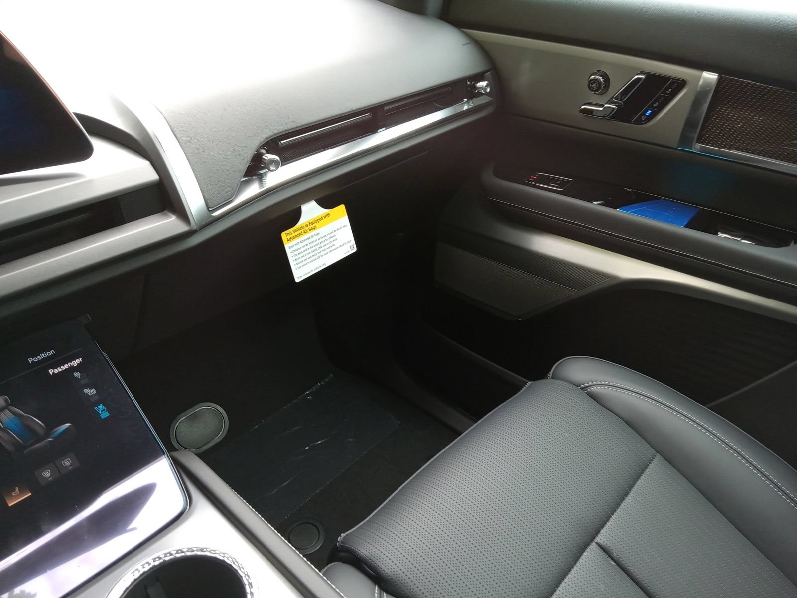New 2027 Cadillac Vistiq Sport AWD/4WD image 21