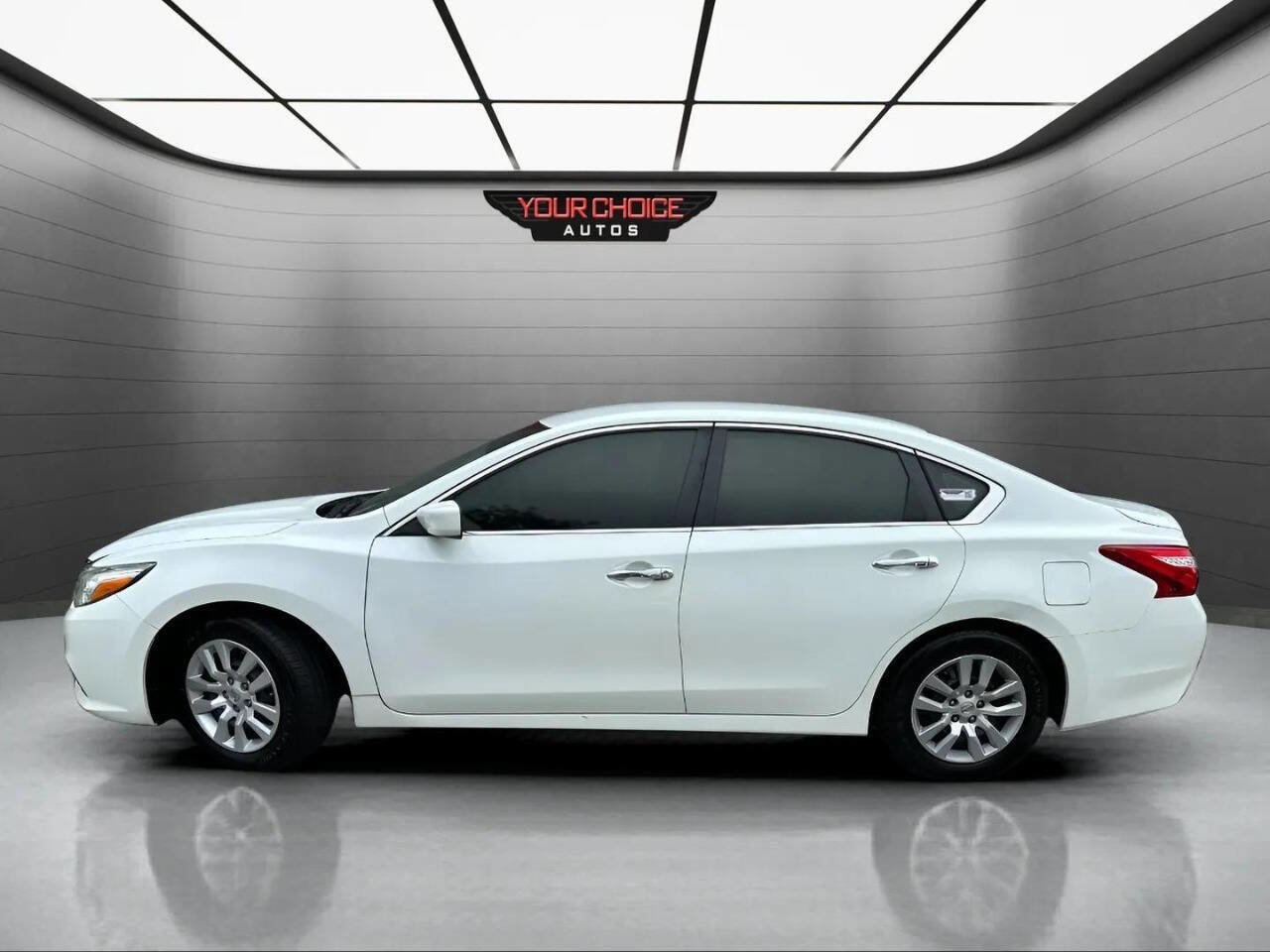Used 2017 Nissan Altima 2.5 S w/ Power Driver Seat Package image 2