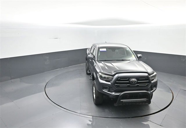 Used 2018 Toyota Tacoma SR image 25