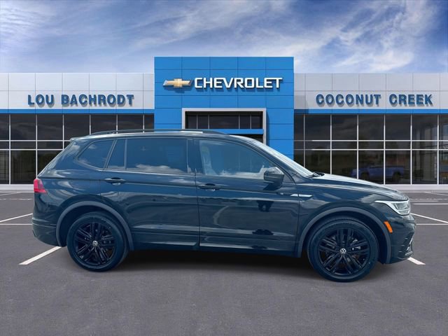 Used 2022 Volkswagen Tiguan SE R-Line image 9