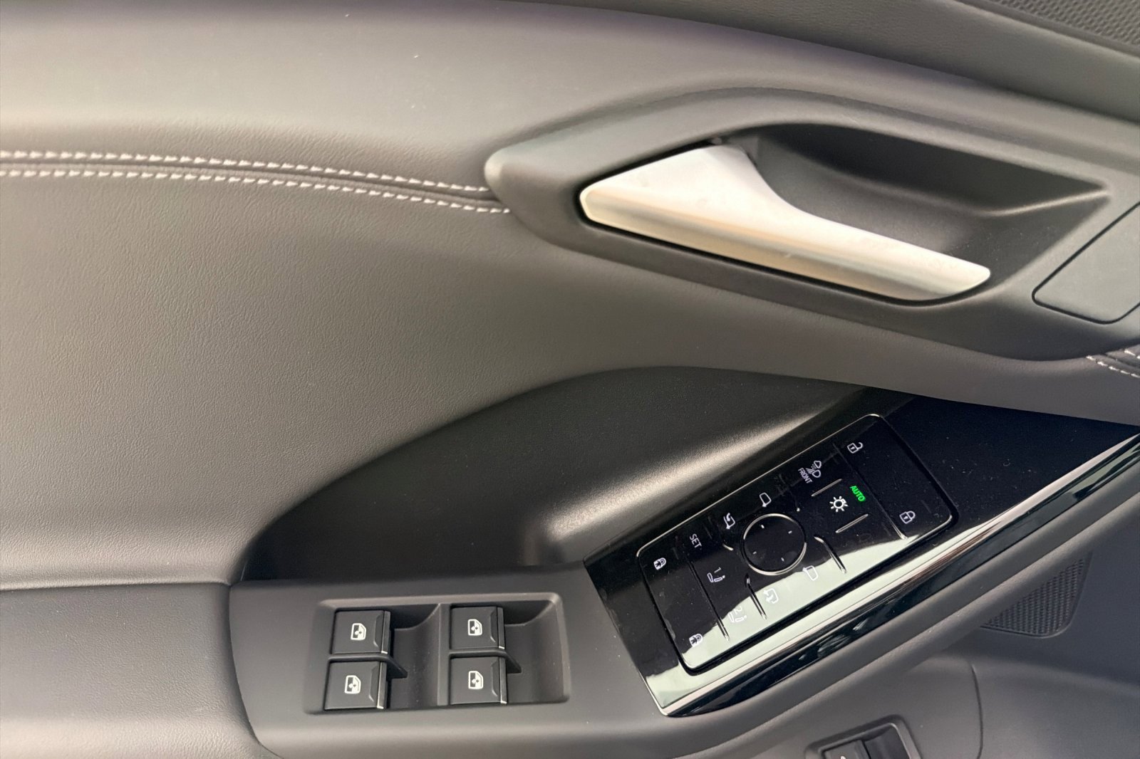 New 2027 Audi Q6 e-tron Premium Plus AWD/4WD image 10