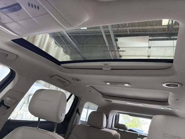 Certified 2023 GMC Acadia Denali w/ Denali Ultimate Package AWD/4WD image 23