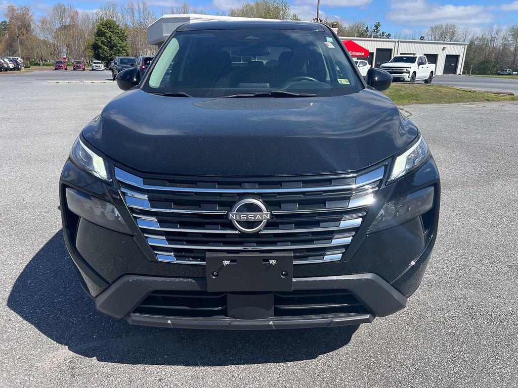 Used 2024 Nissan Rogue SV image 11