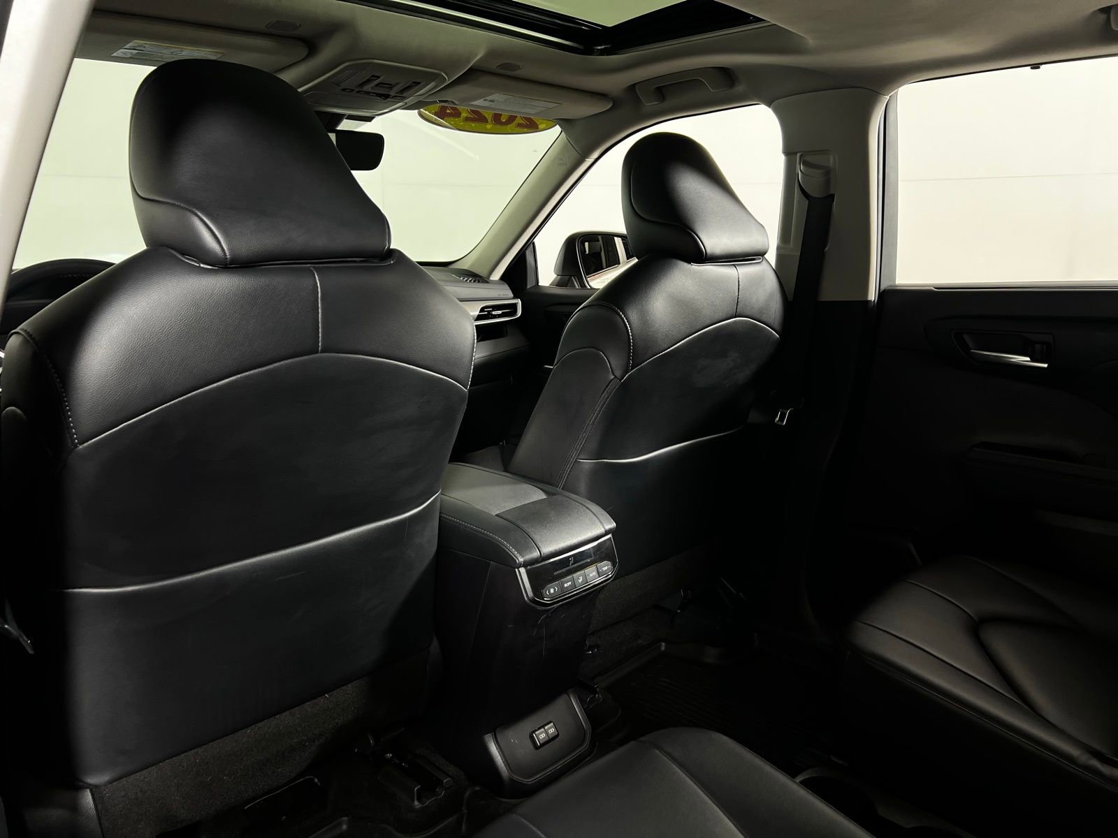 Certified 2024 Toyota Highlander XLE image 22