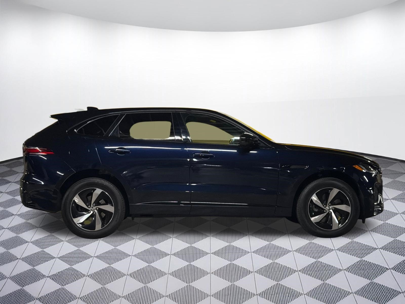Used 2026 Jaguar F-PACE R-Dynamic S AWD/4WD image 8