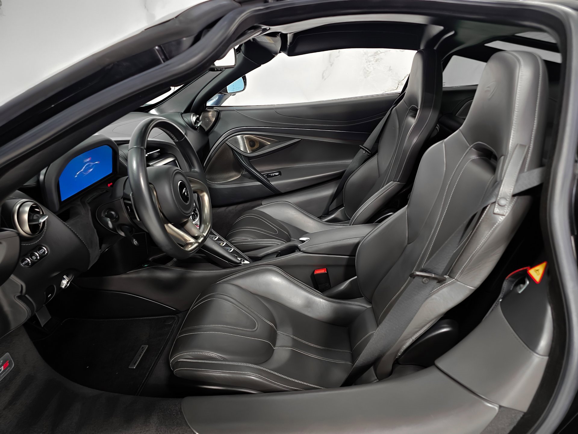 Used 2019 McLaren 720S image 9