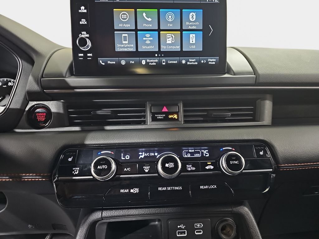 Used 2023 Honda Pilot TrailSport image 23