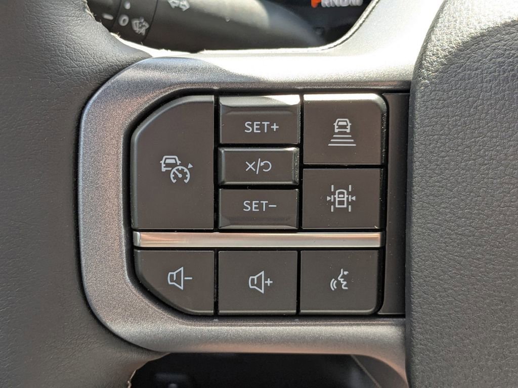 New 2026 Ford F250 Lariat w/ Black Appearance Package image 28