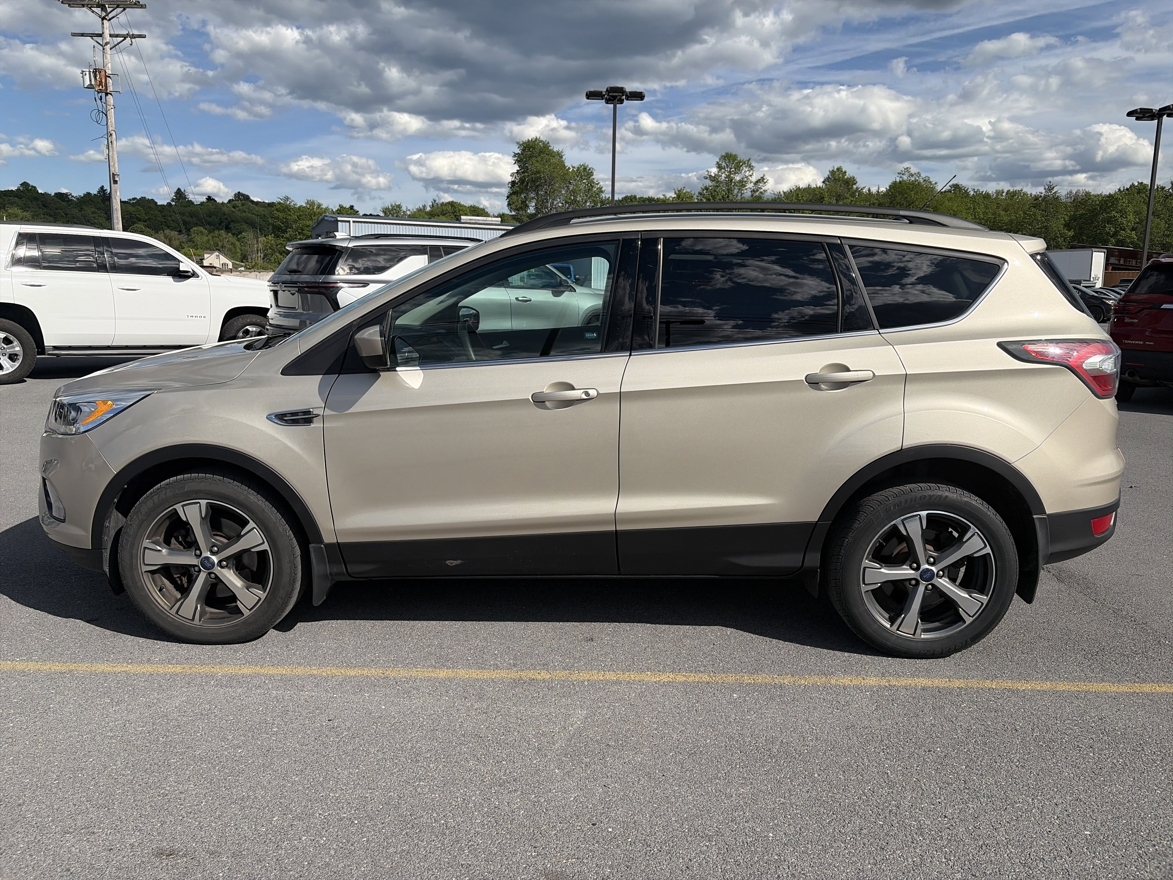 Used 2017 Ford Escape SE w/ Equipment Group 201A AWD/4WD image 7