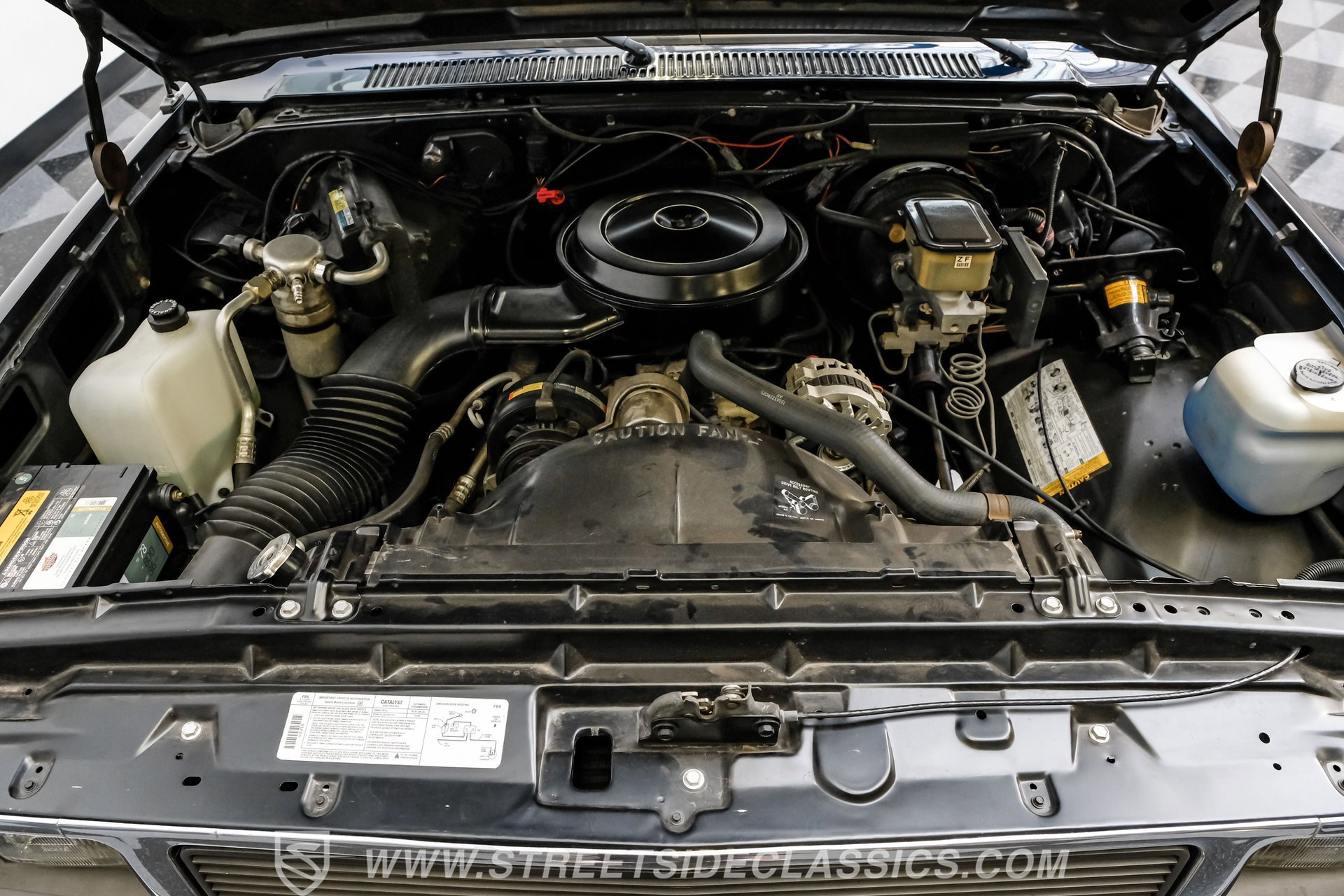 Used 1990 GMC Suburban 4WD image 37