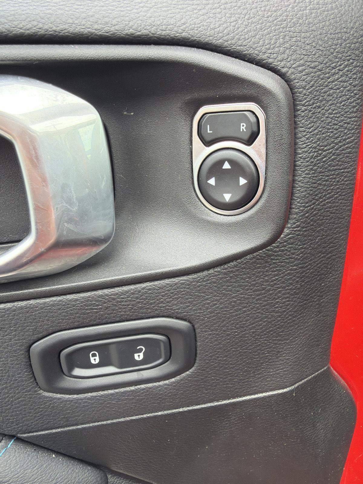 Used 2022 Jeep Wrangler Unlimited Rubicon 4xe w/ Cold Weather Group AWD/4WD image 15