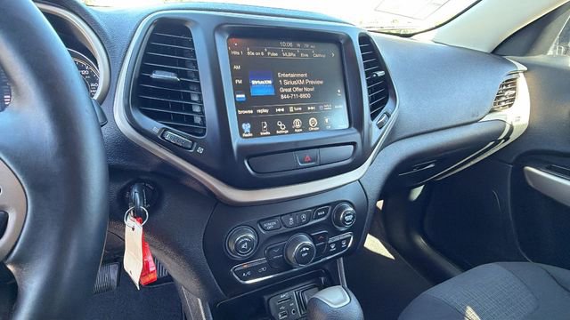 Used 2017 Jeep Cherokee Latitude w/ Trailer Tow Group AWD/4WD image 25