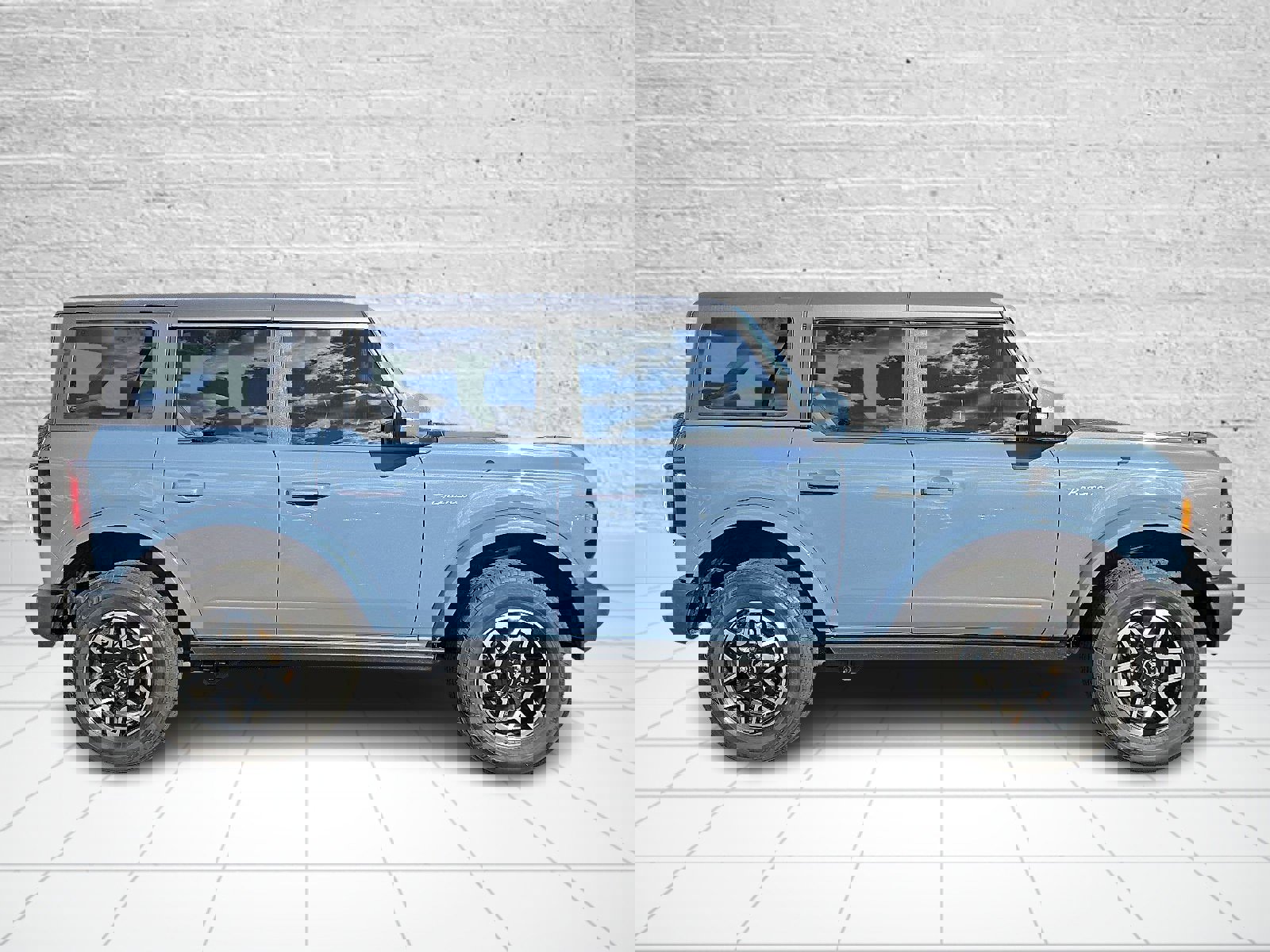 Used 2023 Ford Bronco Outer Banks image 7