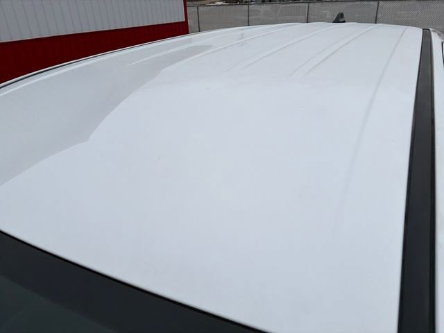 Used 2024 Chrysler Pacifica Touring-L FWD image 12