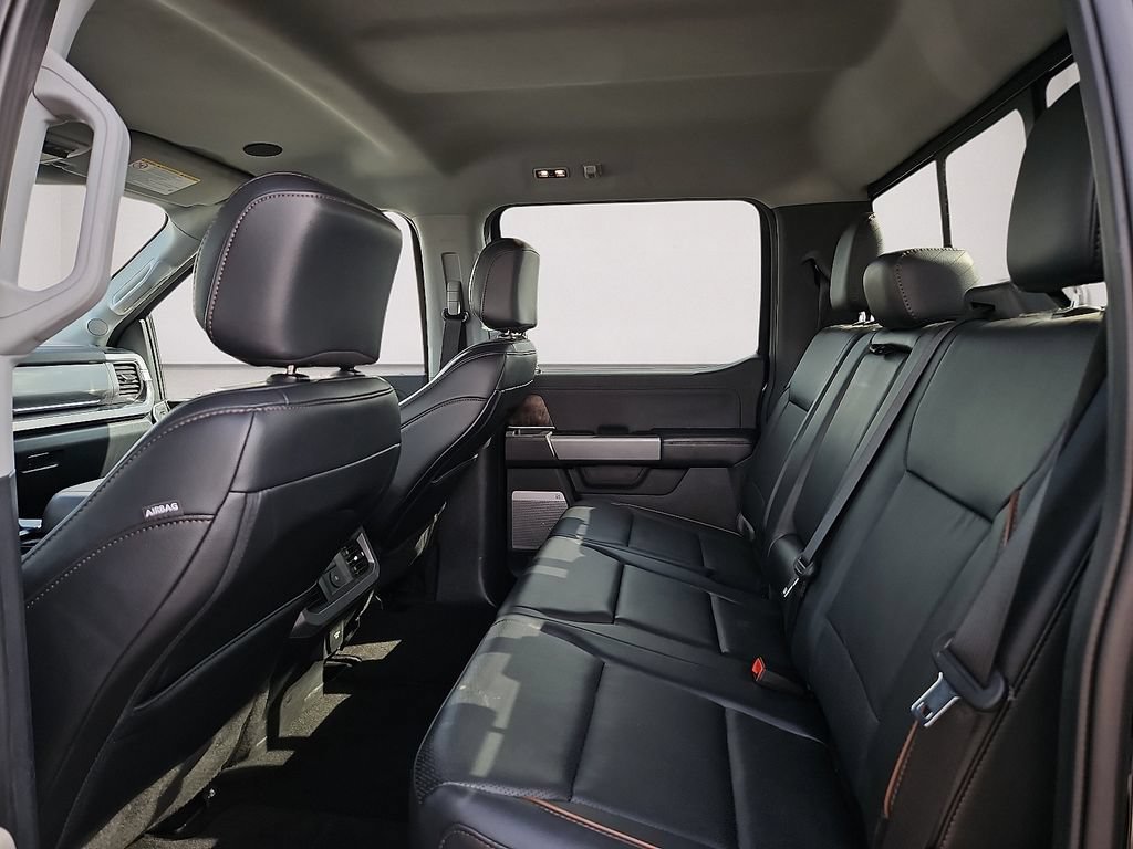 Used 2025 Ford F450 Lariat w/ Lariat Ultimate Package AWD/4WD image 19