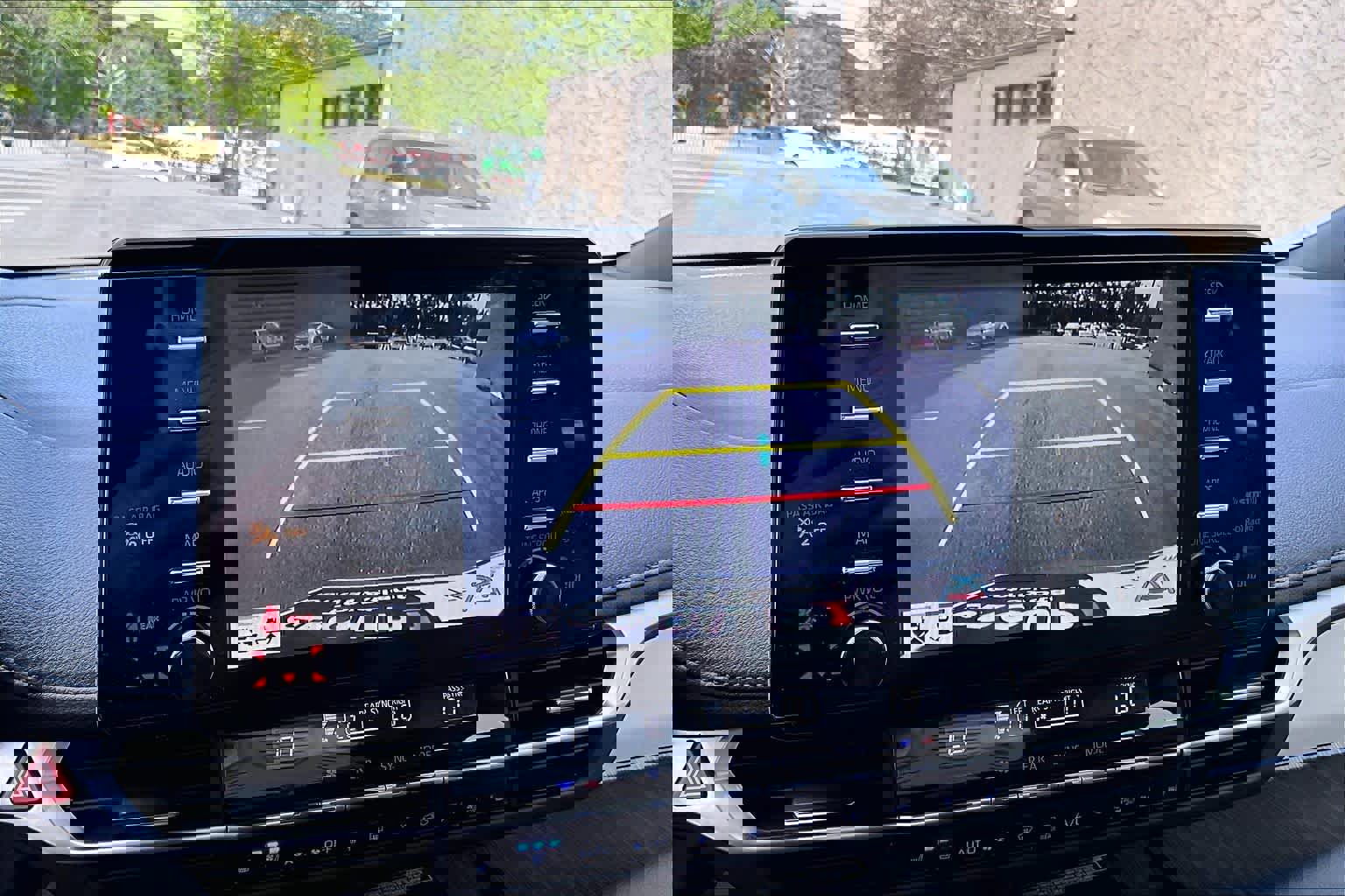 Certified 2024 Toyota Sienna Limited FWD image 27