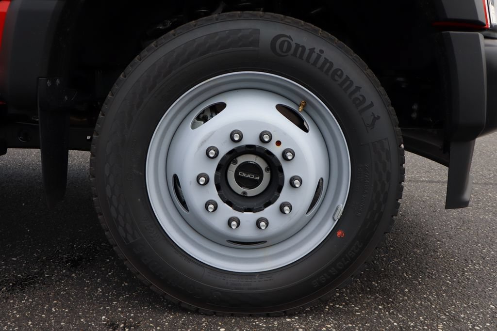 New 2026 Ford F550 4x4 Supercab Super Duty image 9