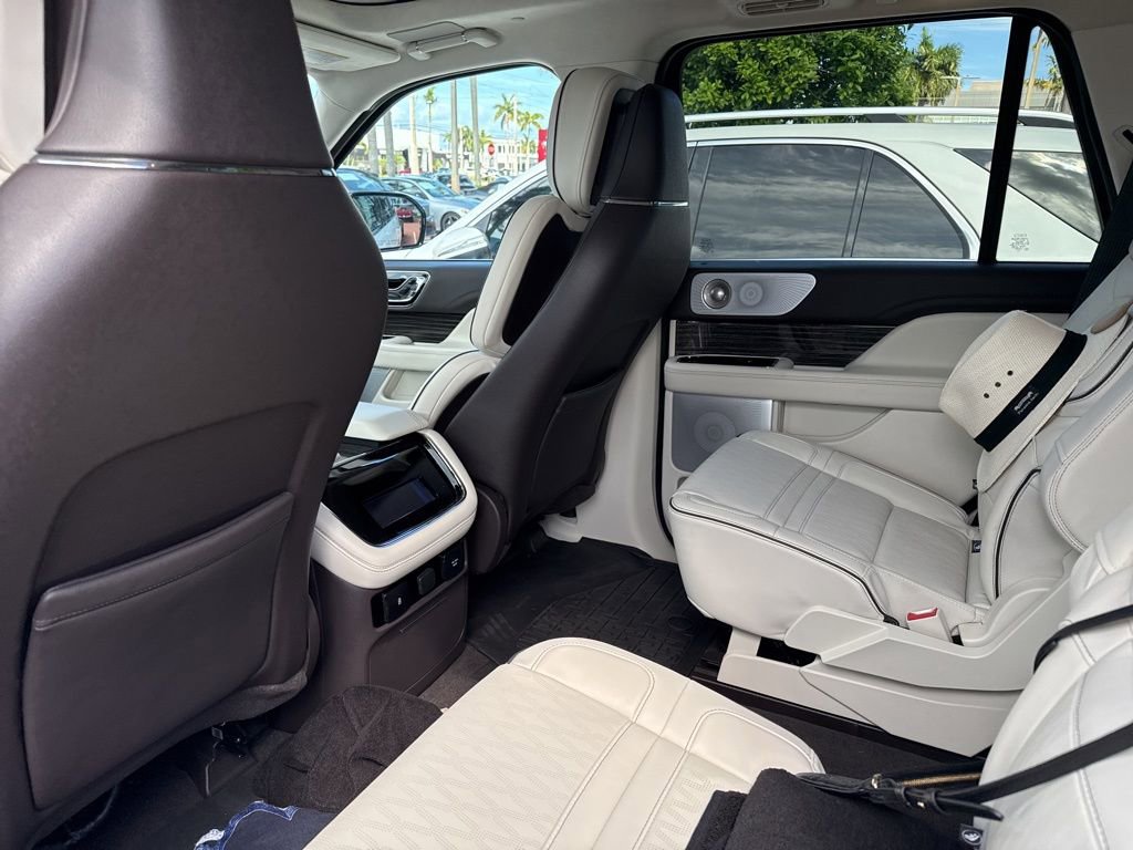 Used 2023 Lincoln Navigator Black Label image 6