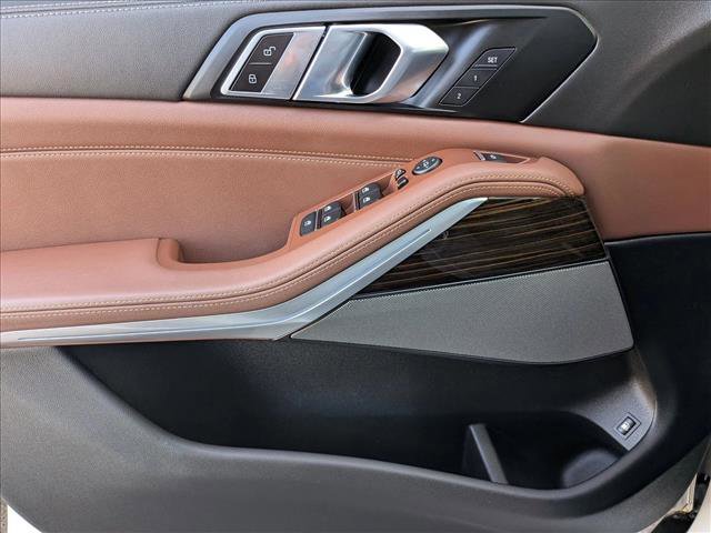 Used 2024 BMW X5 xDrive50e w/ Executive Package image 11