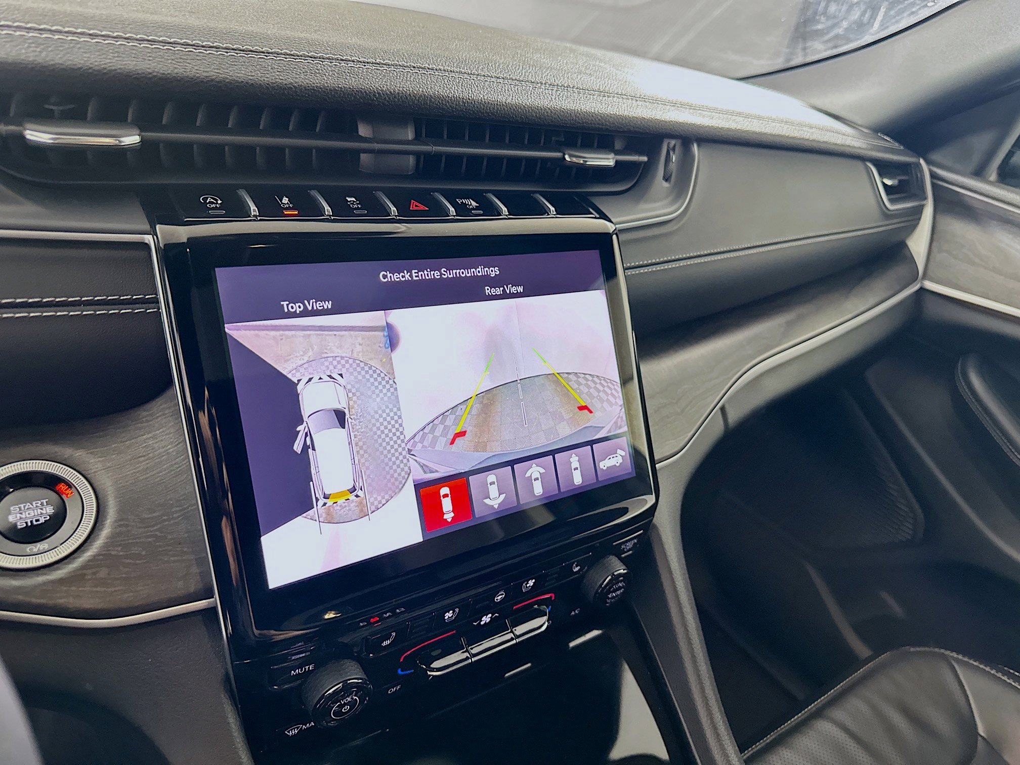 Used 2024 Jeep Grand Cherokee L Limited w/ Luxury Tech Group II image 22