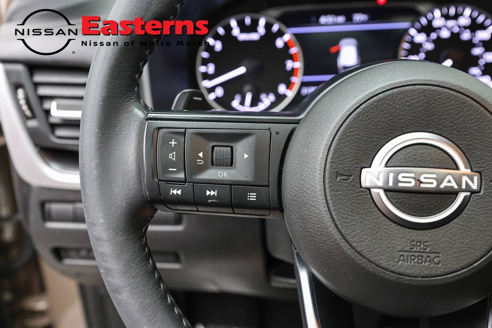 Used 2024 Nissan Rogue SV w/ SV Premium Package FWD image 15