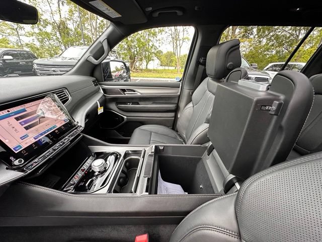 New 2026 Jeep Grand Wagoneer Limited w/ Premium Group II AWD/4WD image 25