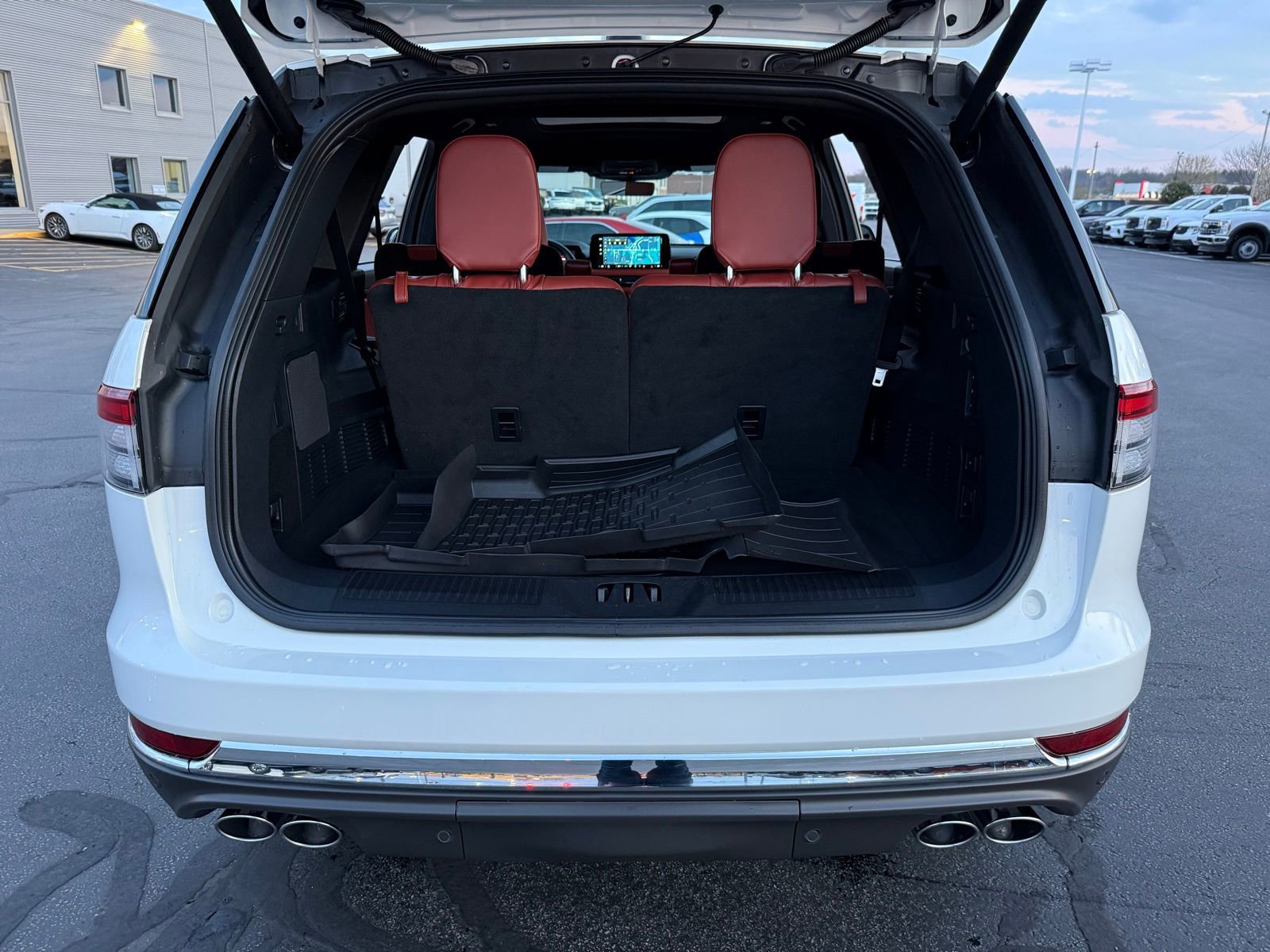 Used 2025 Lincoln Aviator Reserve w/ Illumination Package AWD/4WD image 44