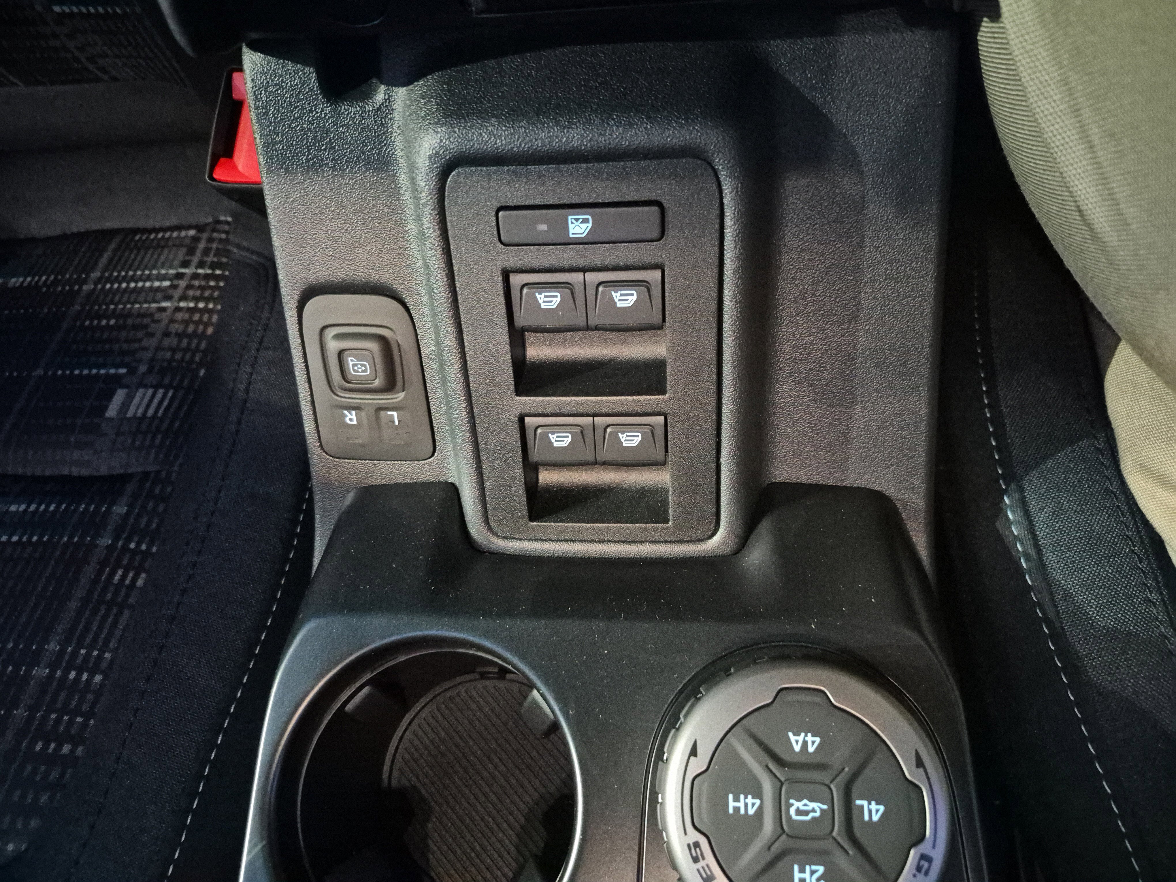 New 2025 Ford Bronco Heritage Edition image 27