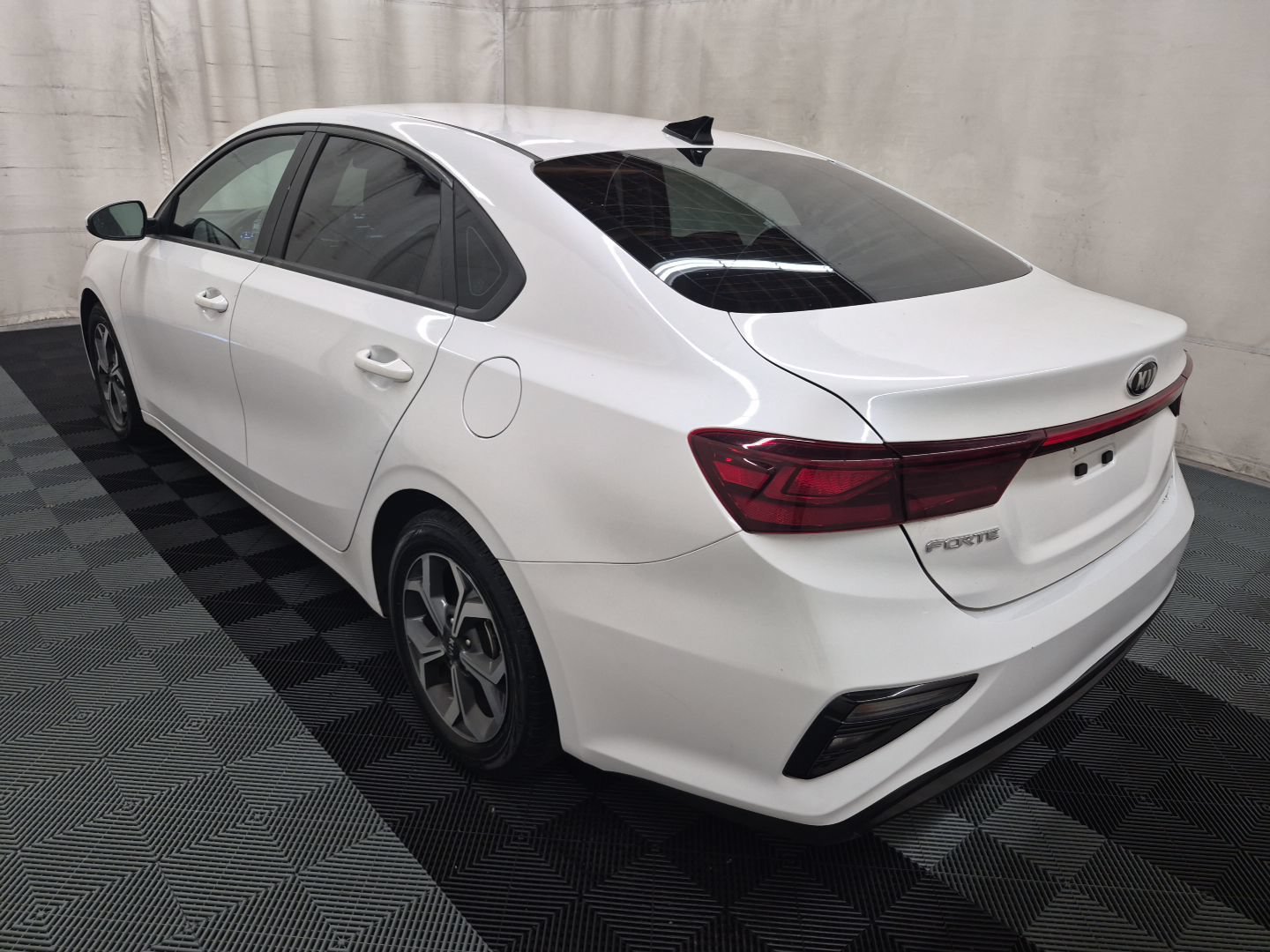 Used 2021 Kia Forte LXS FWD image 2