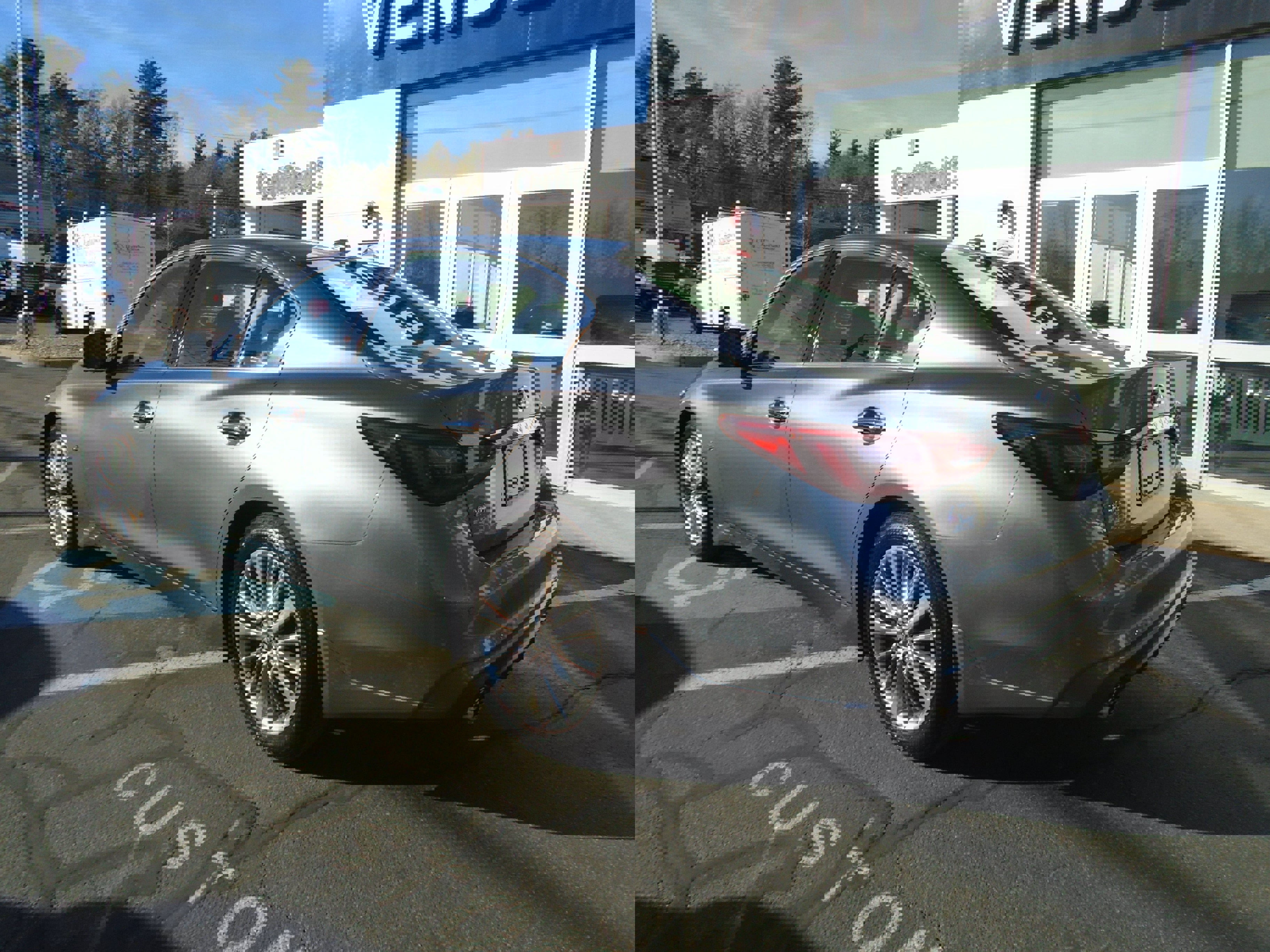 Used 2020 INFINITI Q50 Luxe w/ Essential Package (3.0T Luxe) image 8