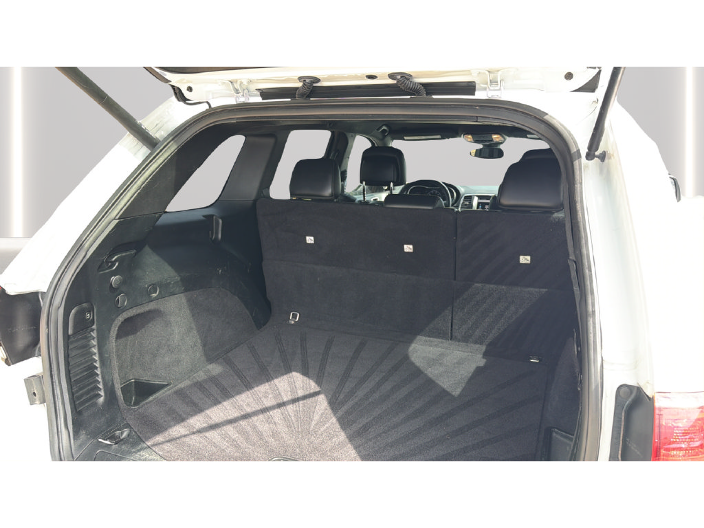 Used 2018 Jeep Grand Cherokee Altitude RWD image 30
