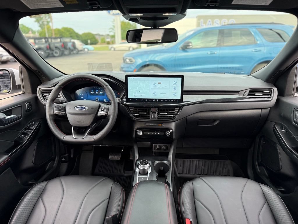 Used 2025 Ford Escape ST-Line Elite w/ Premium Technology Package AWD/4WD image 2