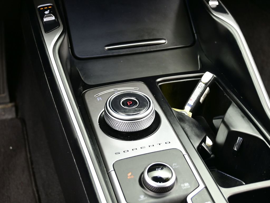 Used 2024 Kia Sorento EX w/ Panoramic Sunroof Package image 9