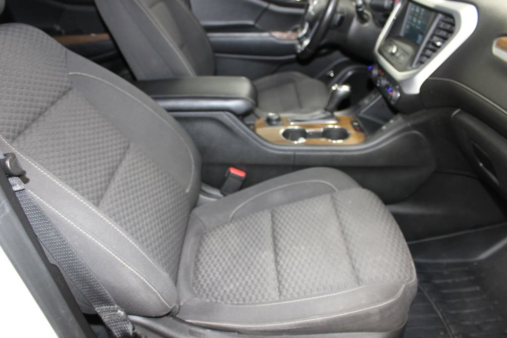 Used 2019 GMC Acadia SLE FWD image 19