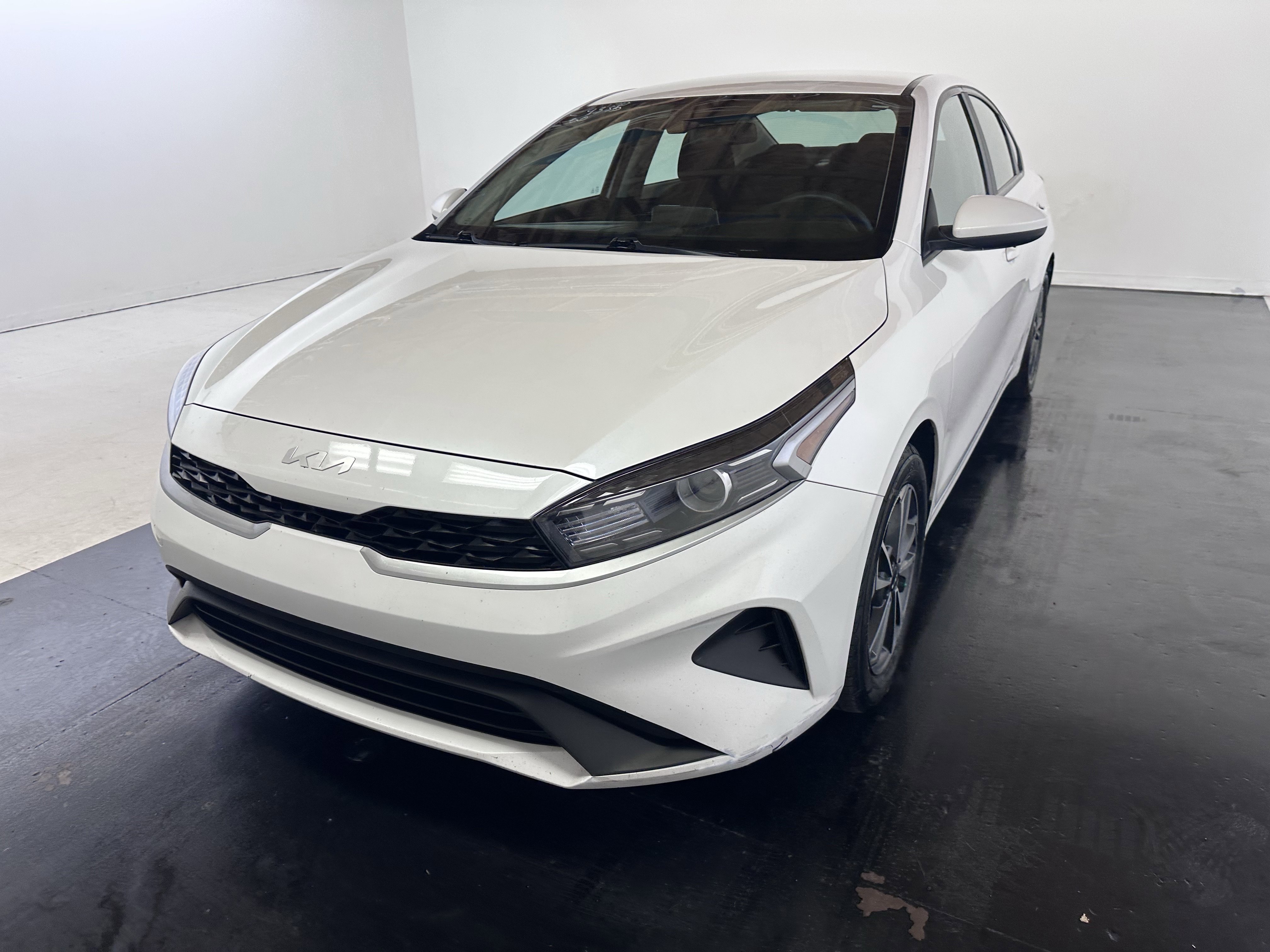 Used 2024 Kia Forte LXS image 6