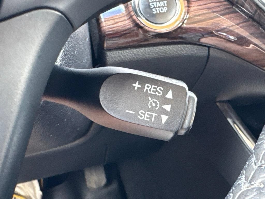 Used 2015 Toyota Avalon XLE FWD image 17