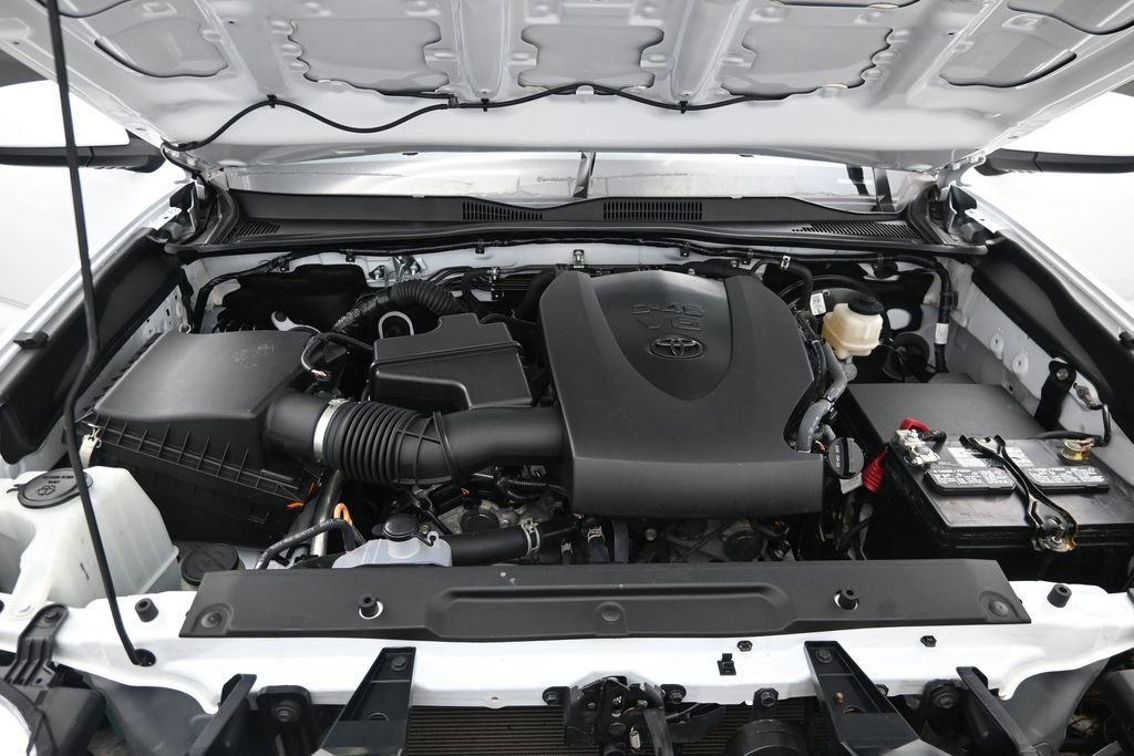 Used 2022 Toyota Tacoma SR5 AWD/4WD image 13