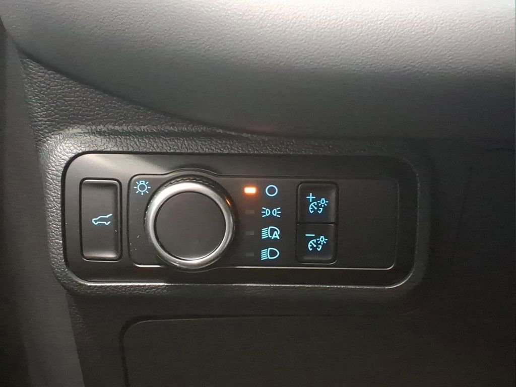 Used 2025 Ford Explorer Active AWD/4WD image 17
