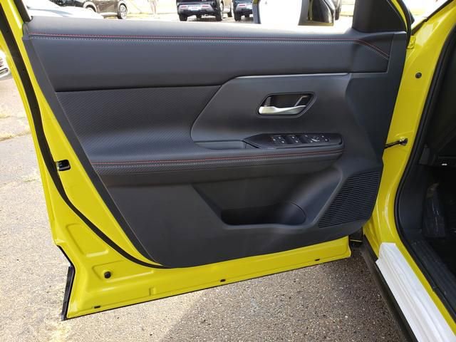 New 2026 Nissan Kicks SR w/ Cold Weather Package image 12