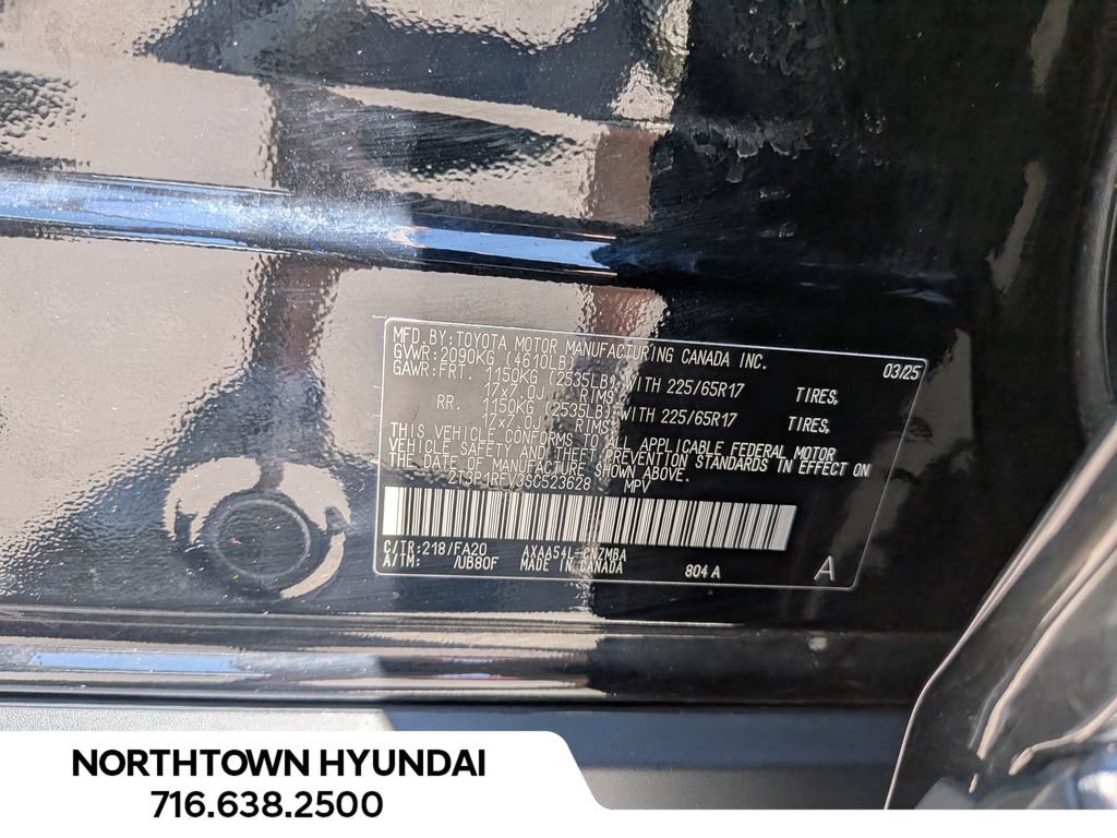 Used 2025 Toyota RAV4 XLE AWD/4WD image 34
