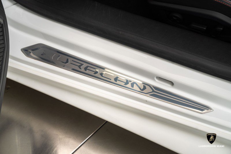 Used 2019 Lamborghini Huracan LP 580-2 image 24