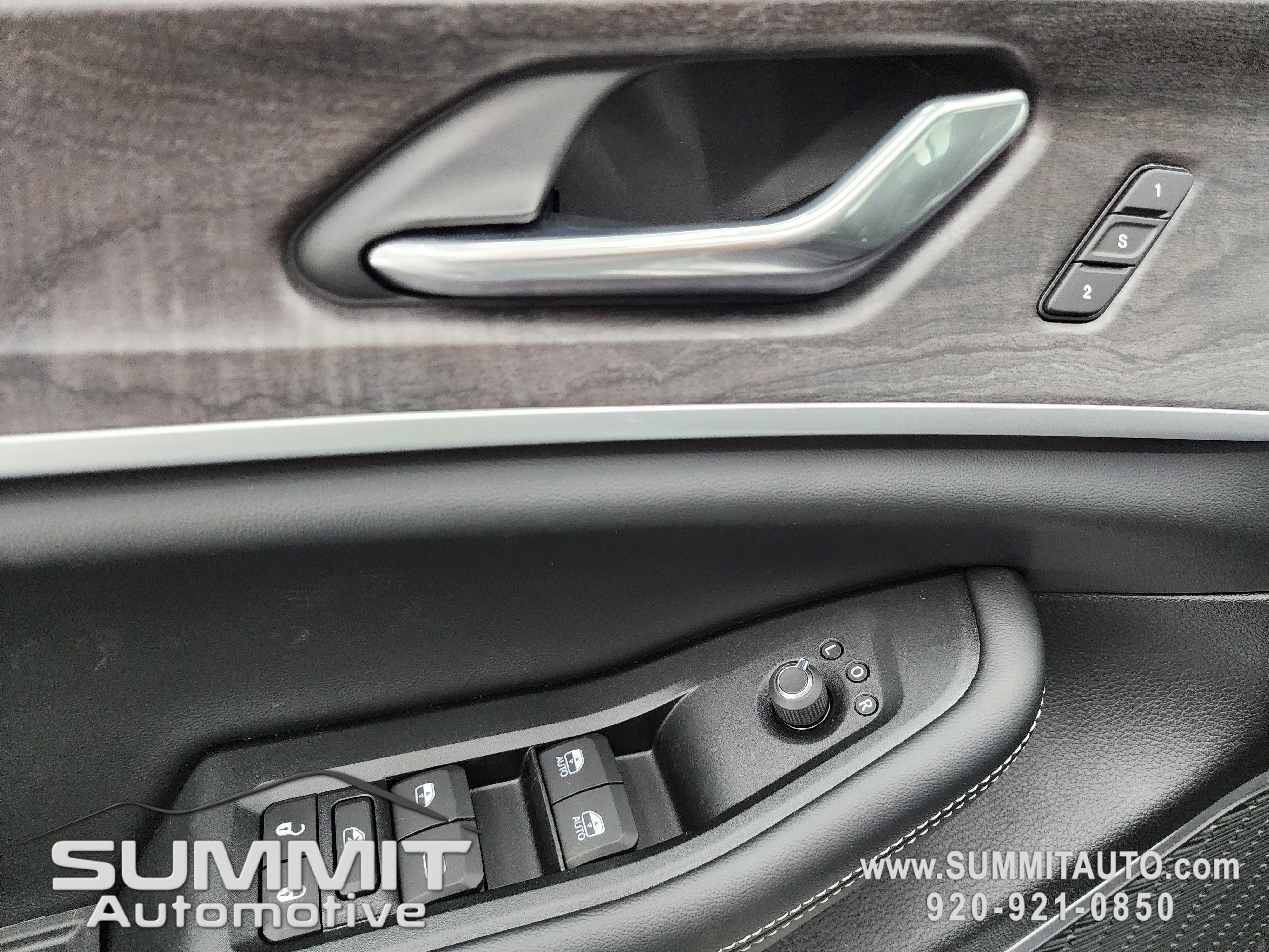 New 2025 Jeep Grand Cherokee Limited w/ Black Appearance Package image 45